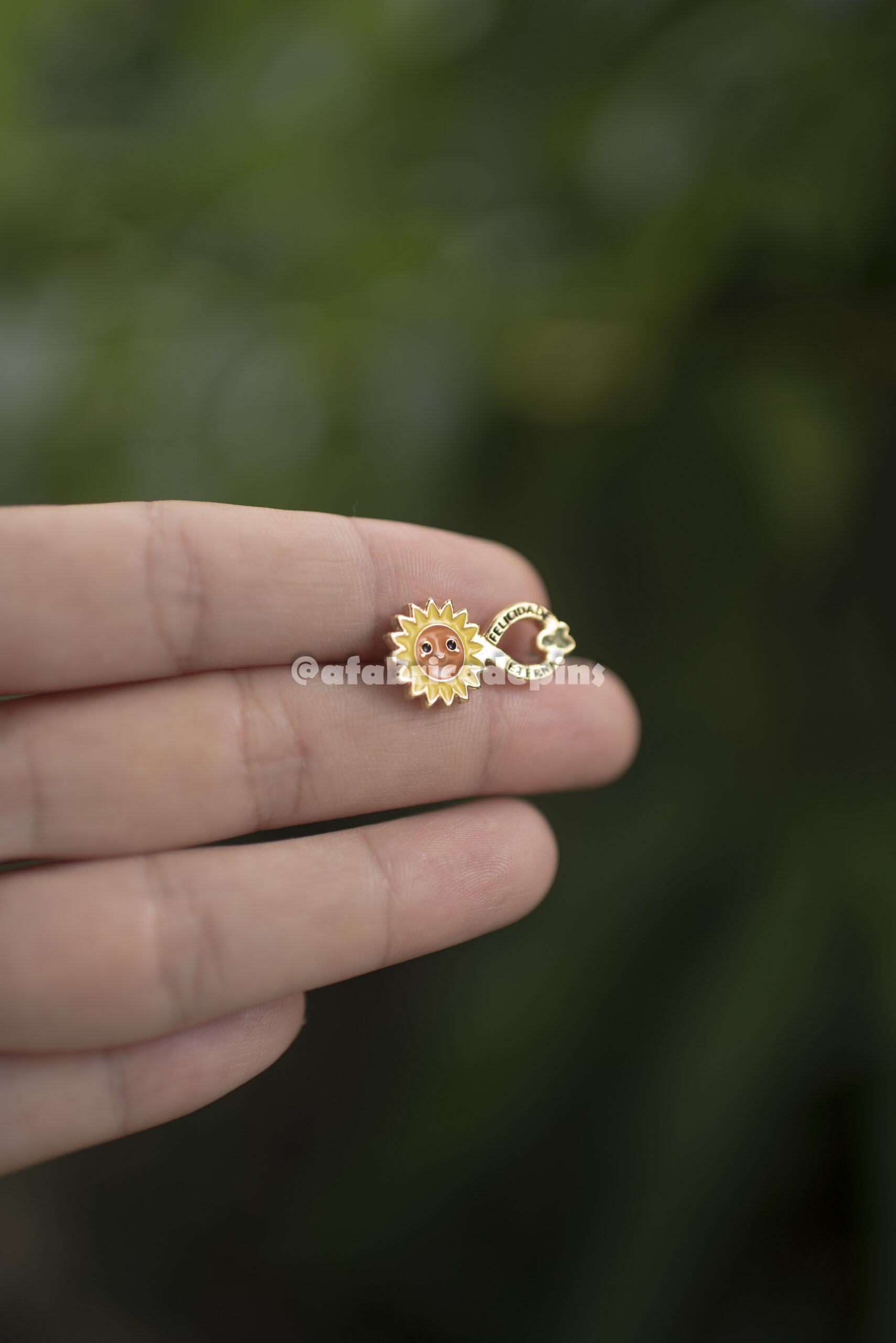 '' Pin Girassol Felicidade Eterna Infantil - Congresso JW 2026 *PRÉ VENDA* - Imagem 2